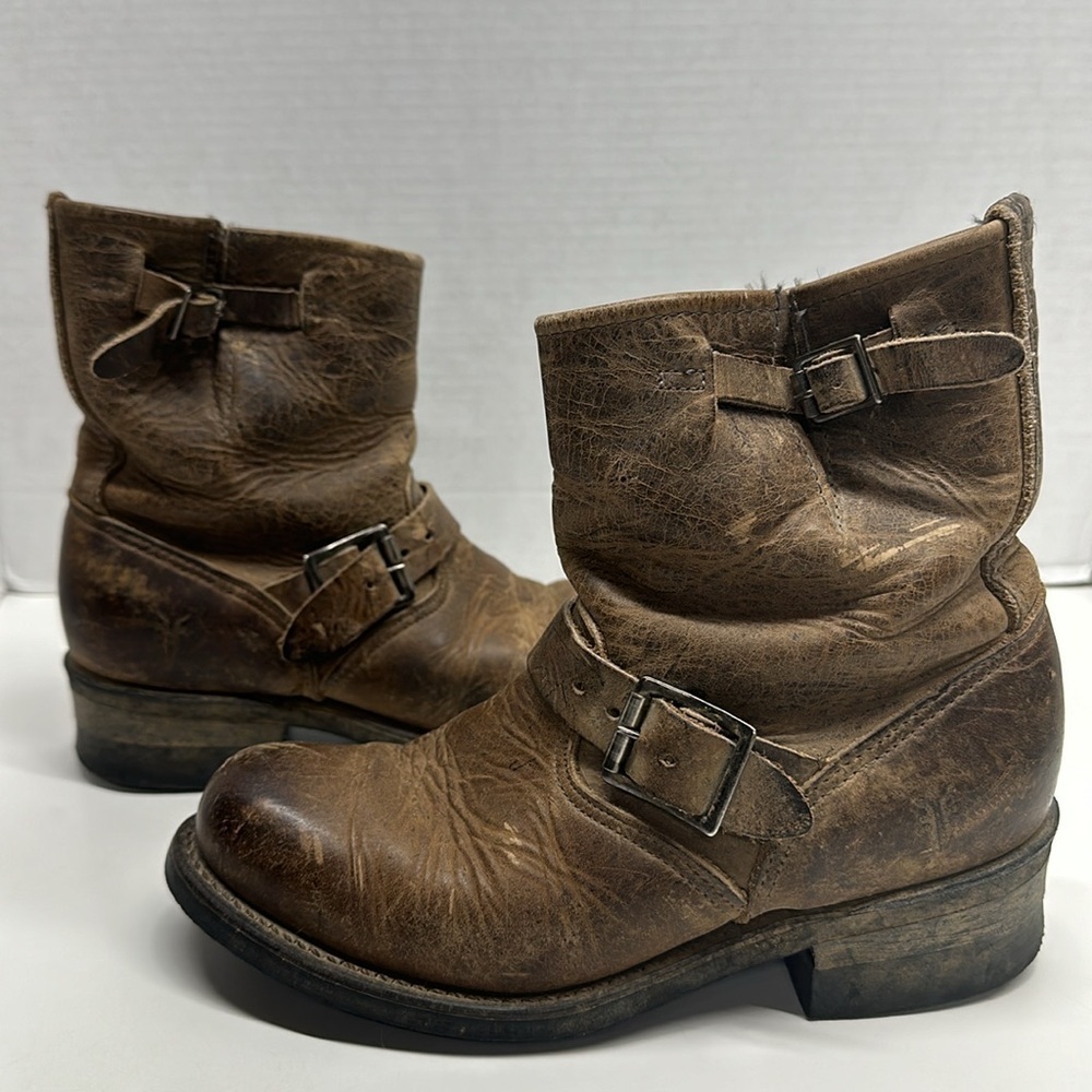 Frye Engineer Moto Brown Leather Biker Boots Distressed Pull On Women's Size 6.